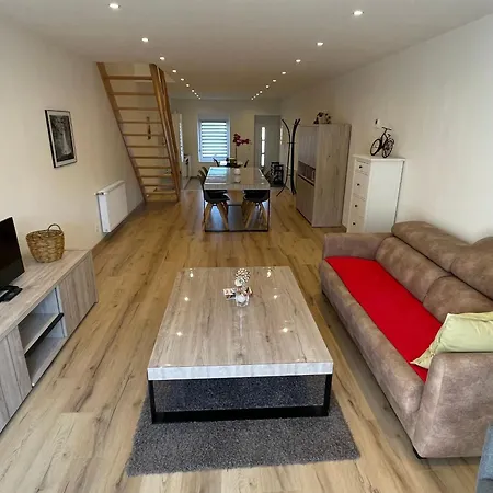 Gite Renove Au Calme Avec Jardin, Proche Sites Historiques De Et Commerces - Fr-1-585-78 *