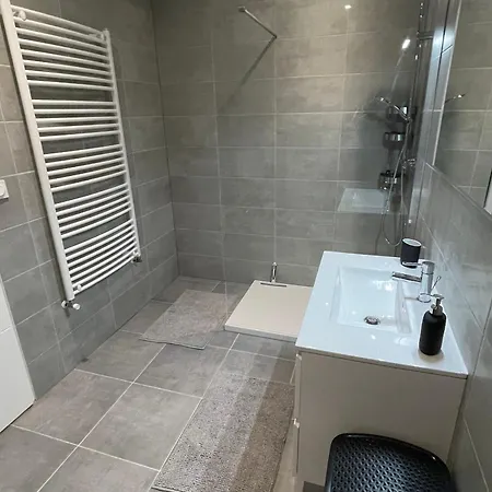 Montmédy, 3 Pièces, 6 Personnes - Fr-1-585-78 Hébergement de vacances *