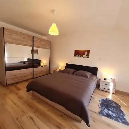 Hébergement de vacances Montmédy, 3 Pièces, 6 Personnes - Fr-1-585-78 *